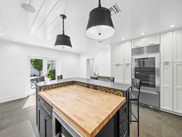 Продажа дома по адресу 2709 NE 30th St - фото 5981507