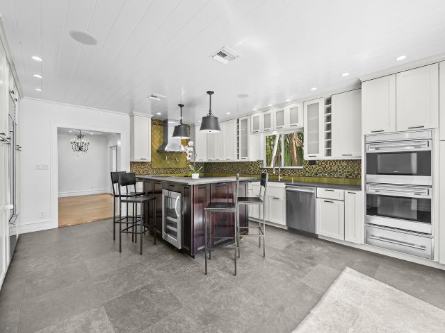 Продажа дома по адресу 2709 NE 30th St - фото 5981509