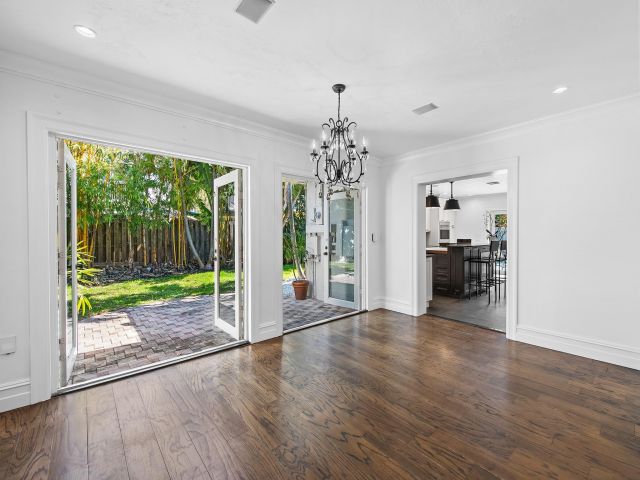 Продажа дома по адресу 2709 NE 30th St - фото 5981512