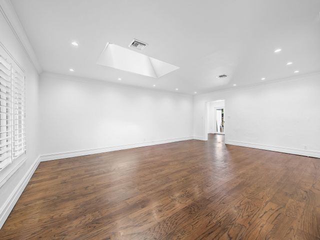 Продажа дома по адресу 2709 NE 30th St - фото 5981514