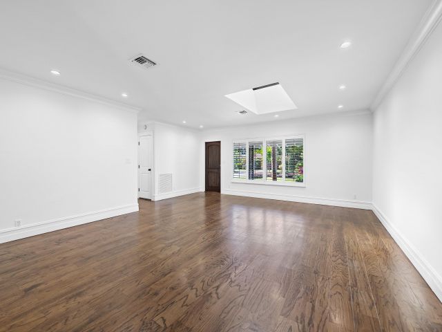 Продажа дома по адресу 2709 NE 30th St - фото 5981515