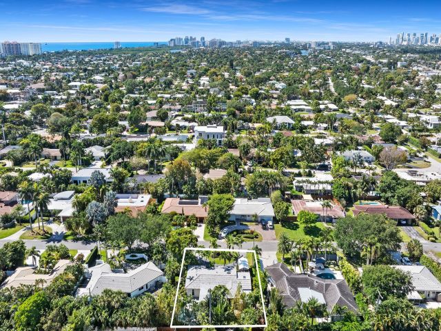 Продажа дома по адресу 2709 NE 30th St - фото 5981516