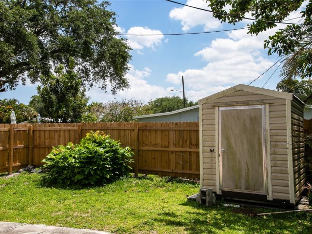 Продажа дома по адресу 6600 Liberty St - фото 5975907