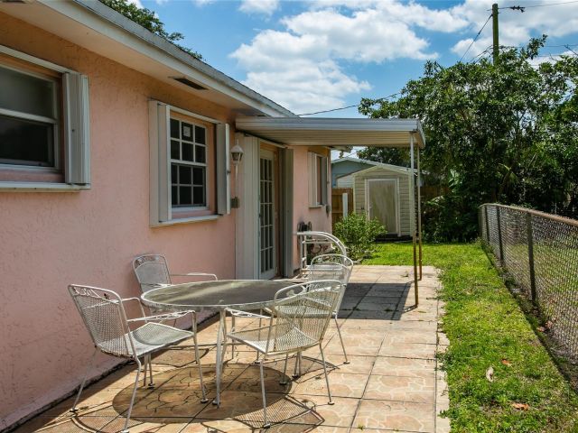 Продажа дома по адресу 6600 Liberty St - фото 5975908