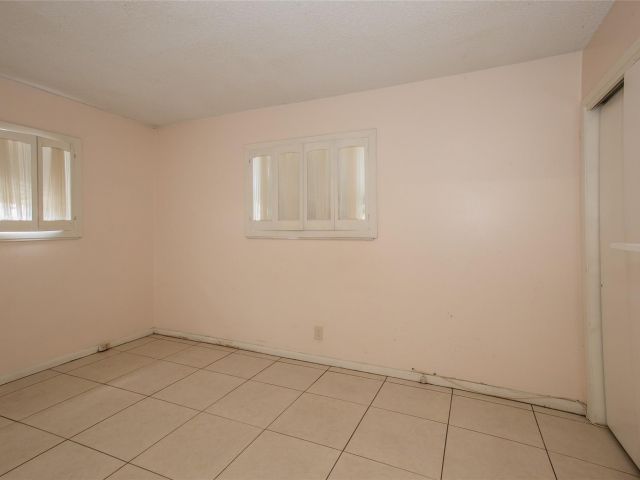 Продажа дома по адресу 6600 Liberty St - фото 5975912