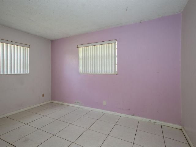 Продажа дома по адресу 6600 Liberty St - фото 5975913