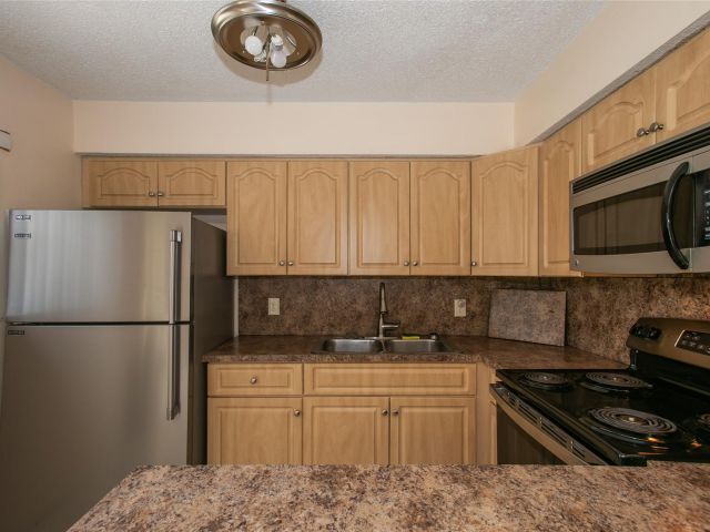 Продажа дома по адресу 6600 Liberty St - фото 5975918