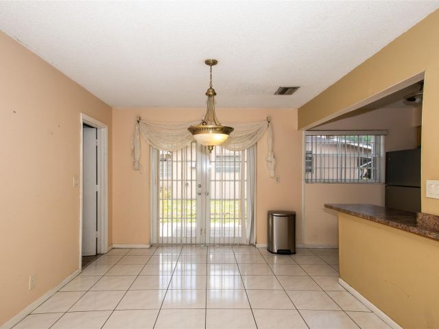 Продажа дома по адресу 6600 Liberty St - фото 5975919