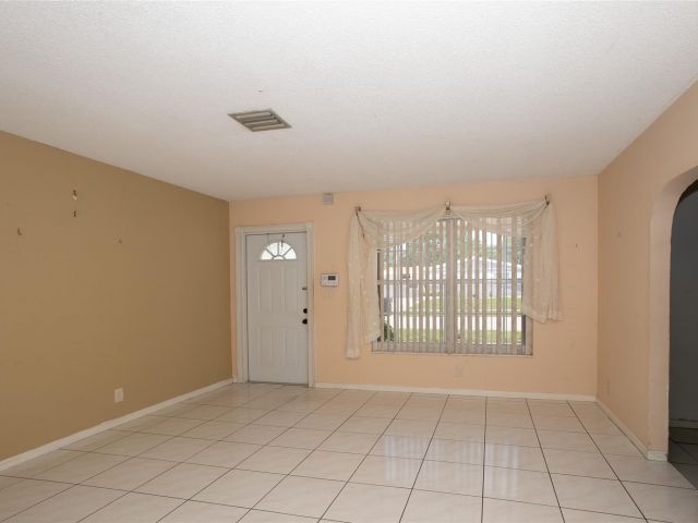 Продажа дома по адресу 6600 Liberty St - фото 5975920