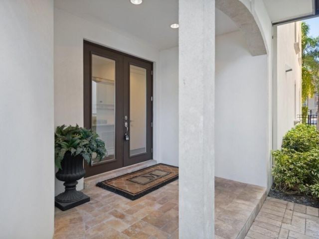 Дом в аренду по адресу 95 Isle Of Venice Drive - фото 6291072