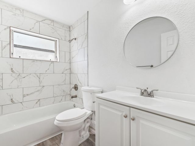 Продажа дома по адресу 606 N 31st Court - фото 6644915