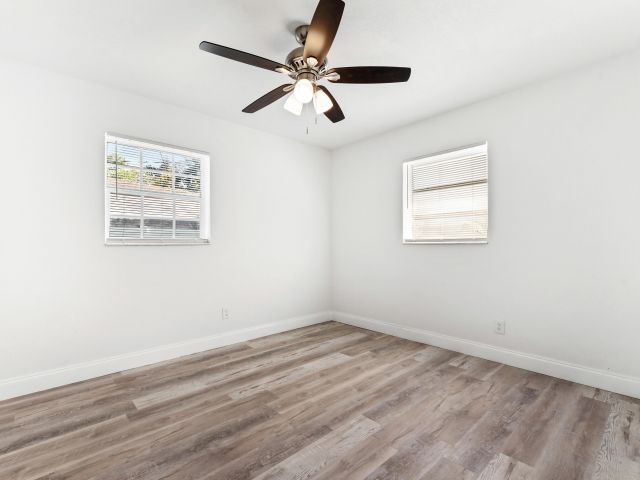 Продажа дома по адресу 606 N 31st Court - фото 6644916