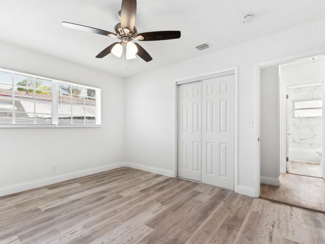 Продажа дома по адресу 606 N 31st Court - фото 6644917