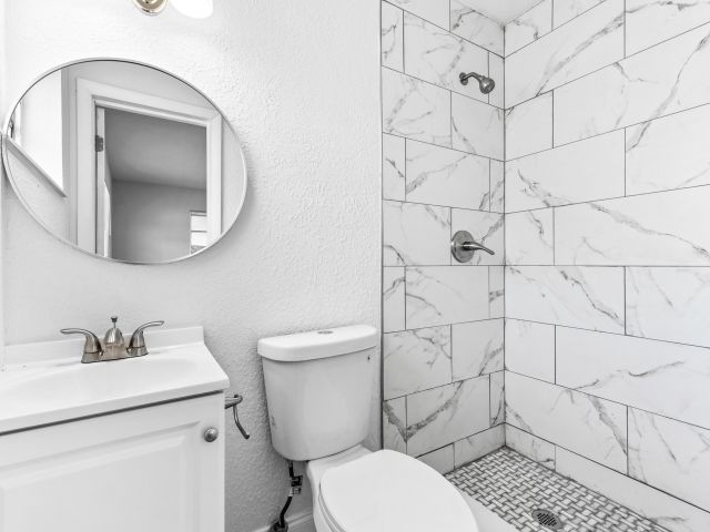 Продажа дома по адресу 606 N 31st Court - фото 6644918