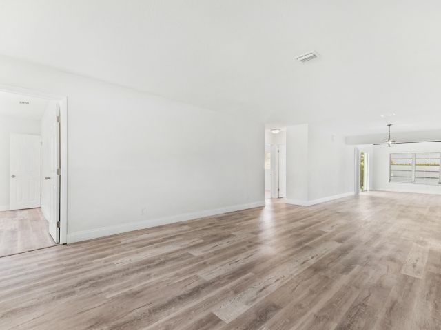 Продажа дома по адресу 606 N 31st Court - фото 6644925