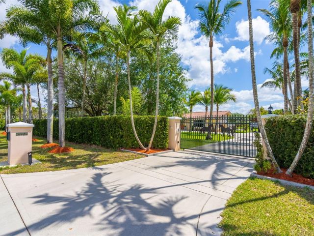 Продажа дома по адресу 28505 SW 207th Ave - фото 5868979