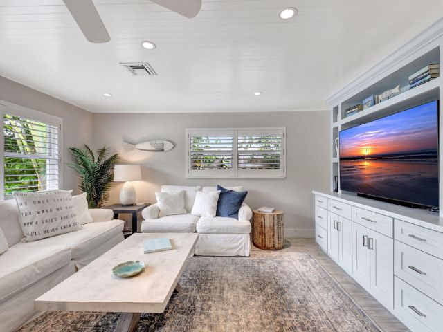 Дом в аренду по адресу 14 NE 5th Street - фото 5879664