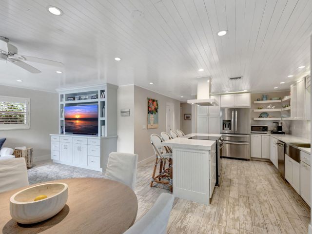 Дом в аренду по адресу 14 NE 5th Street - фото 5879672