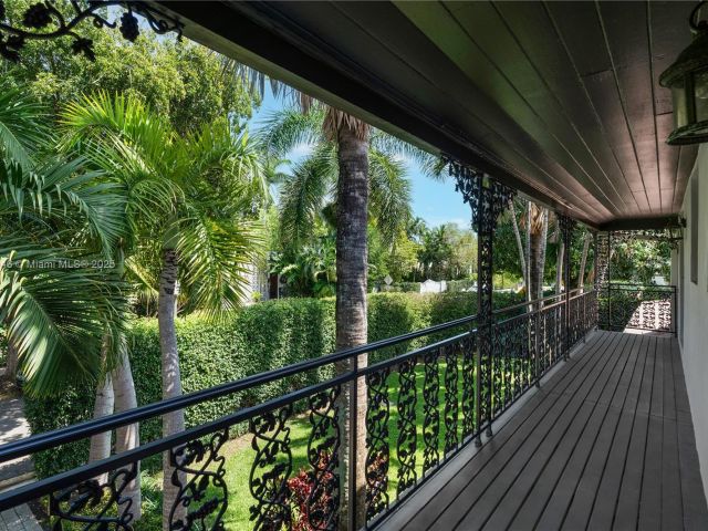 Продажа дома по адресу 100 E Dilido Dr - фото 5871893