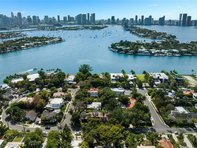 Продажа дома по адресу 100 E Dilido Dr - фото 5871910