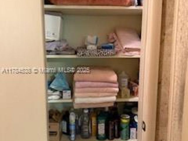 Продажа дома по адресу 521 N 70th Way - фото 6780308