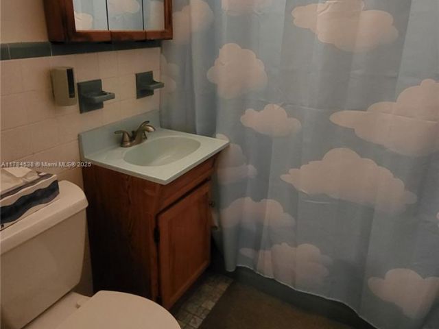 Продажа дома по адресу 521 N 70th Way - фото 6780310