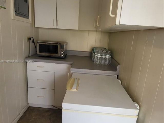 Продажа дома по адресу 521 N 70th Way - фото 6780311