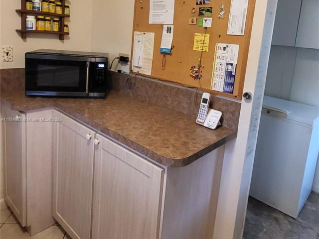 Продажа дома по адресу 521 N 70th Way - фото 6780312