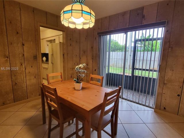 Продажа дома по адресу 521 N 70th Way - фото 6780315