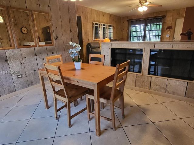 Продажа дома по адресу 521 N 70th Way - фото 6780316