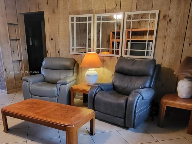 Продажа дома по адресу 521 N 70th Way - фото 6780318