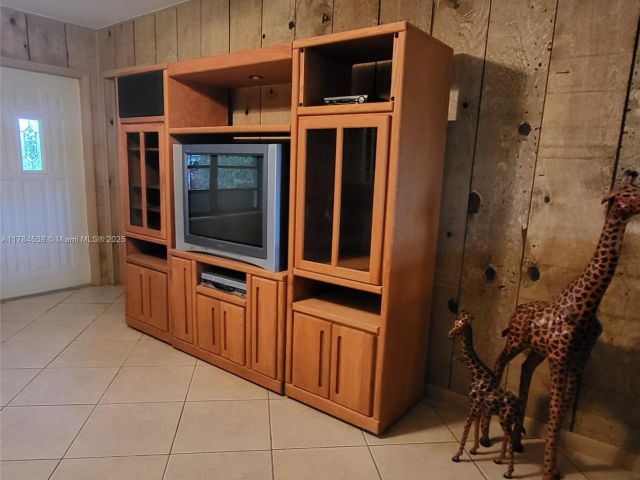 Продажа дома по адресу 521 N 70th Way - фото 6780319