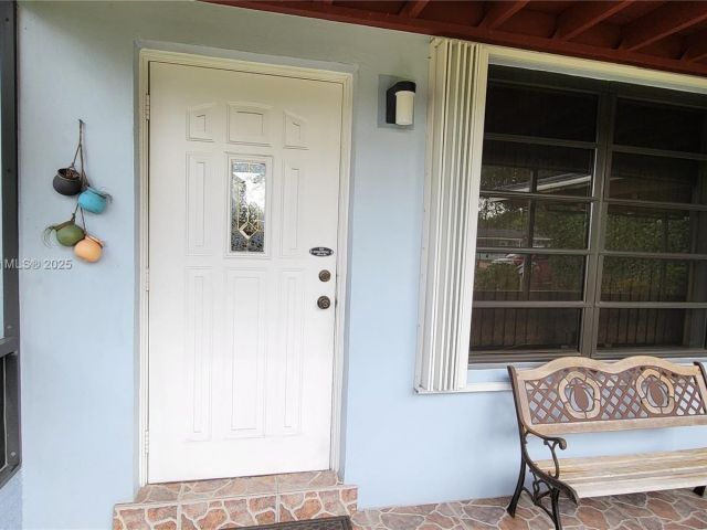 Продажа дома по адресу 521 N 70th Way - фото 6780323