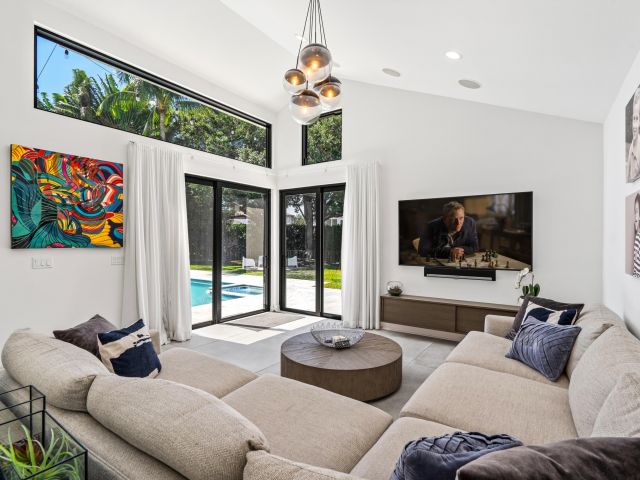 Продажа дома по адресу 3098 NW 60th Street - фото 6852857