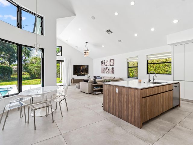 Продажа дома по адресу 3098 NW 60th Street - фото 6852858