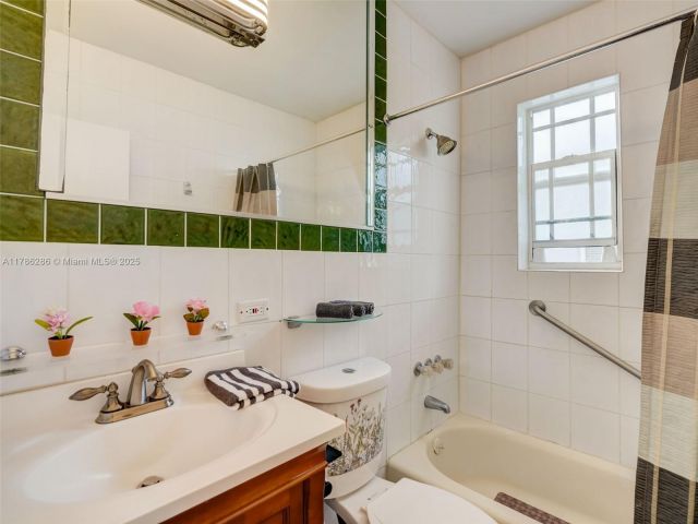 Дом в аренду по адресу 400 CADIMA AVE 0 - фото 5900353