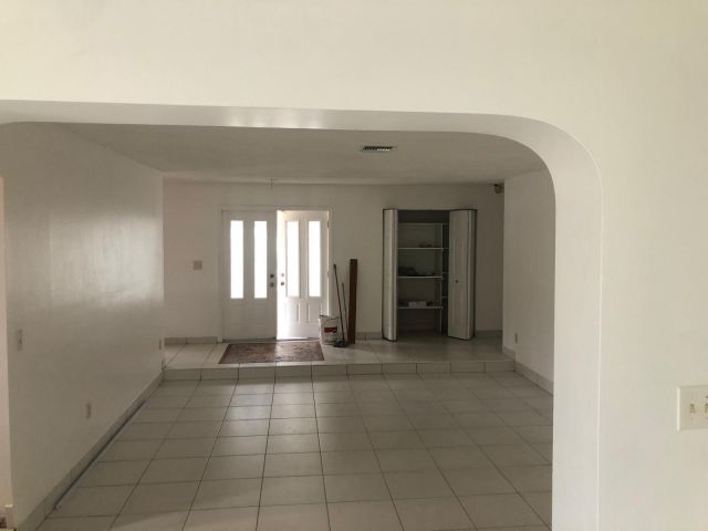 Продажа дома по адресу 520 E Campus Cir - фото 6003494