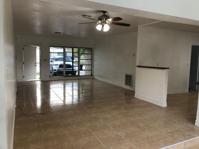 Продажа дома по адресу 520 E Campus Cir - фото 6003498