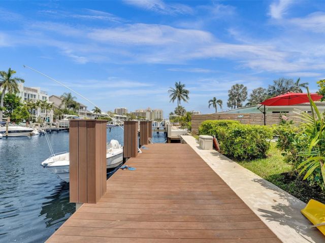 Продажа дома по адресу 2805 NE 29th St - фото 6040945