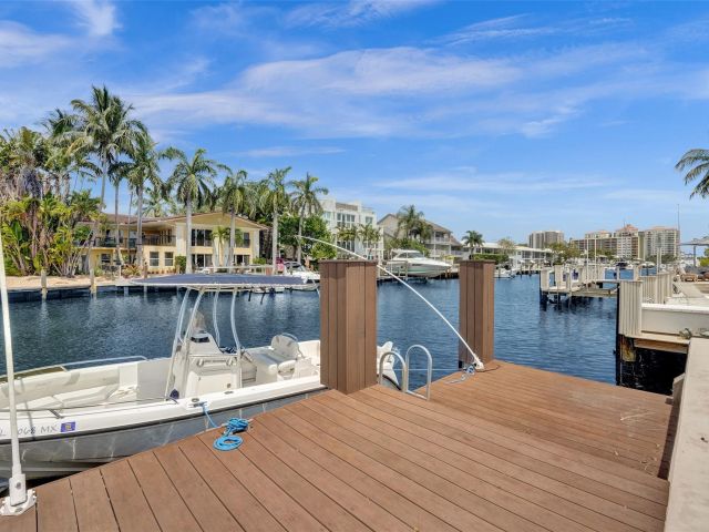 Продажа дома по адресу 2805 NE 29th St - фото 6040950