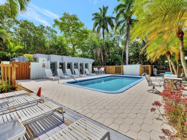 Продажа дома по адресу 2017 N Dixie Hwy - фото 5995797