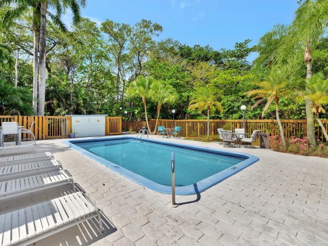 Продажа дома по адресу 2017 N Dixie Hwy - фото 5995799