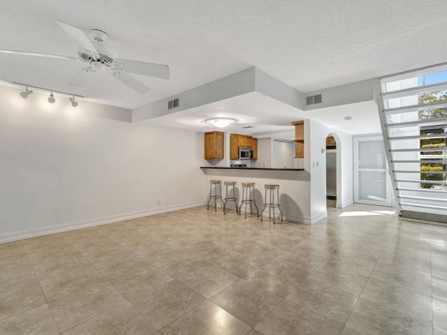 Продажа дома по адресу 2017 N Dixie Hwy - фото 5995804