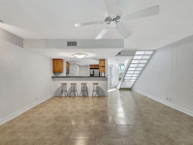 Продажа дома по адресу 2017 N Dixie Hwy - фото 5995805