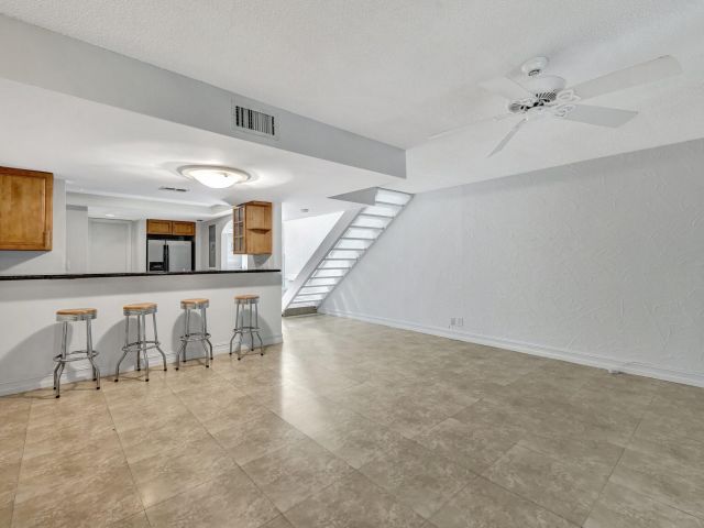 Продажа дома по адресу 2017 N Dixie Hwy - фото 5995806