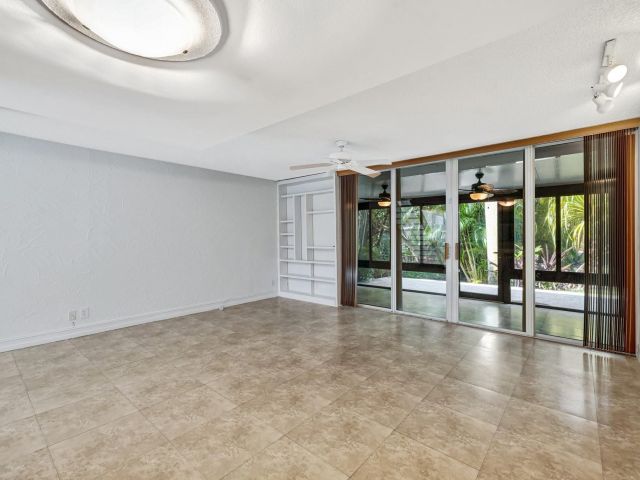 Продажа дома по адресу 2017 N Dixie Hwy - фото 5995807