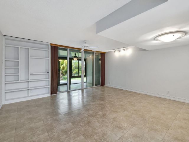 Продажа дома по адресу 2017 N Dixie Hwy - фото 5995808