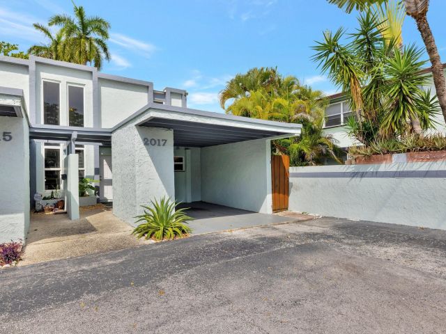 Продажа дома по адресу 2017 N Dixie Hwy - фото 5995812