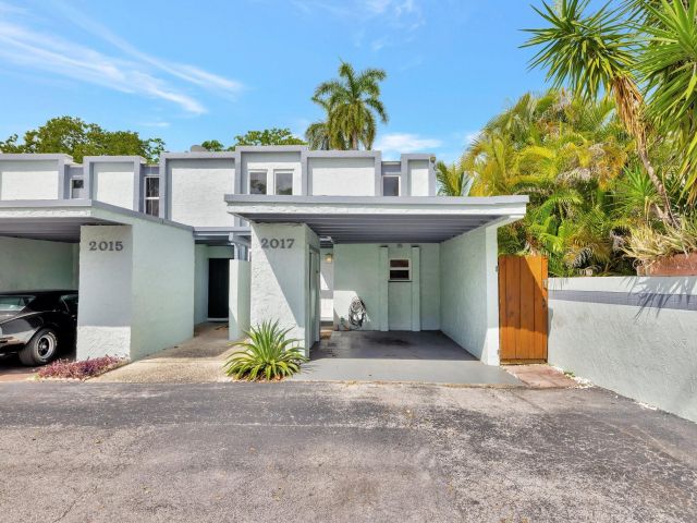 Продажа дома по адресу 2017 N Dixie Hwy - фото 5995815