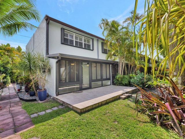 Продажа дома по адресу 2017 N Dixie Hwy - фото 5995816